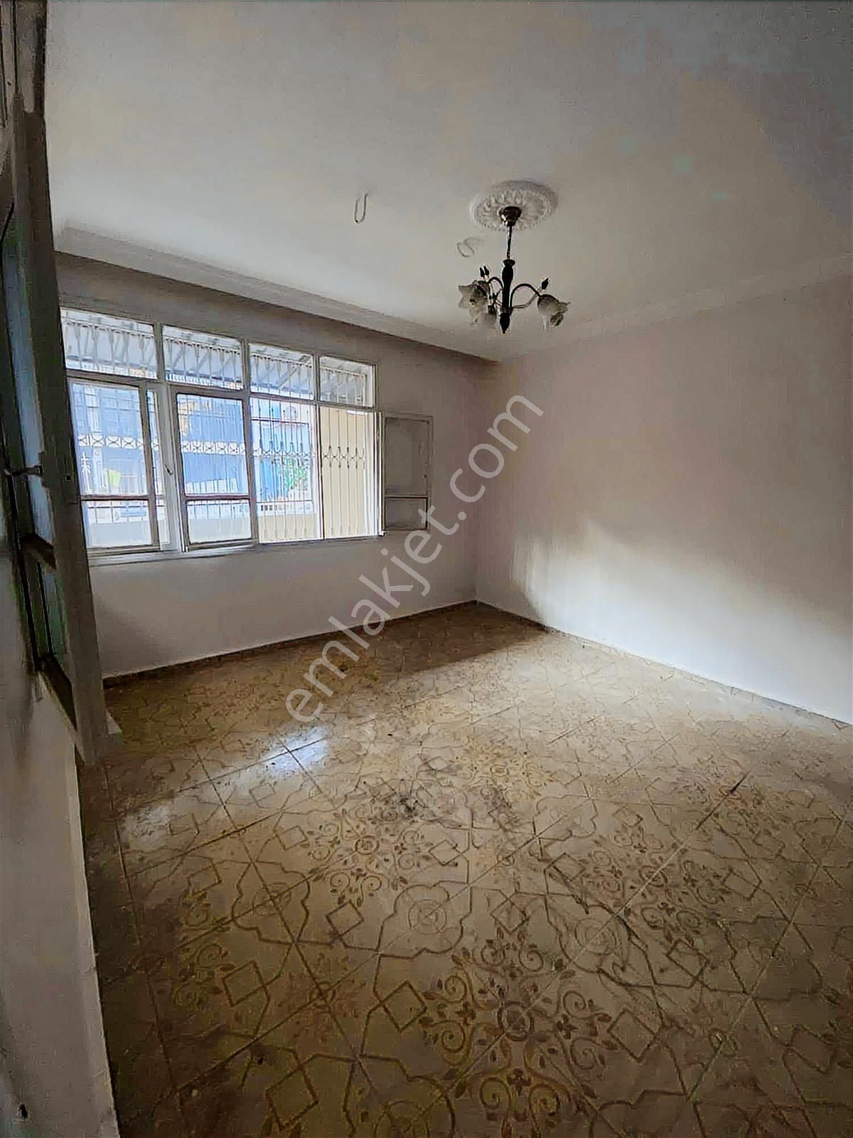 Tek Katlı Geniş Oturumlu 120 M2 Arsalı Satılık Müstakil Ev - Görsel 3