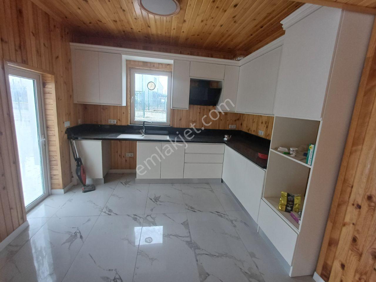 Ihlamurkent'te Site İçinde Lüks Yapılı Satılık 5+1 Villa - Görsel 8