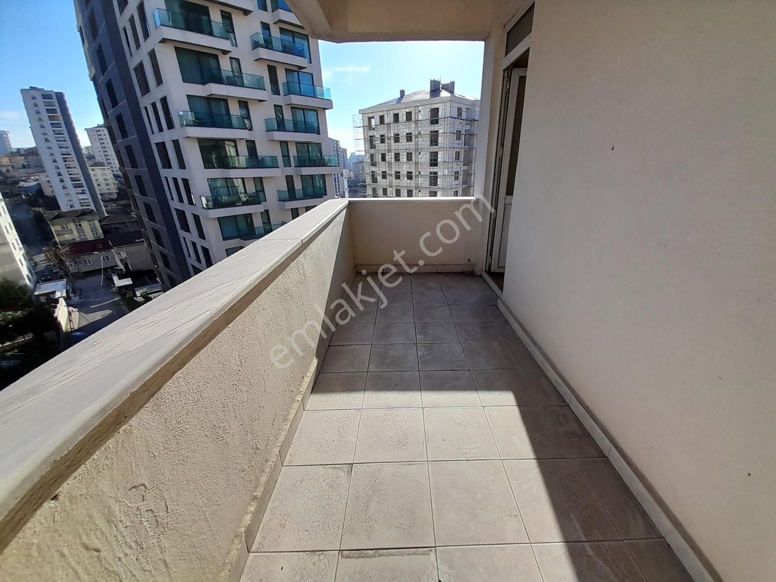 Finans Merkezine Ve Ataşehire Çok Yakın Çift Balkonlu Geniş 3+1 - Görsel 25