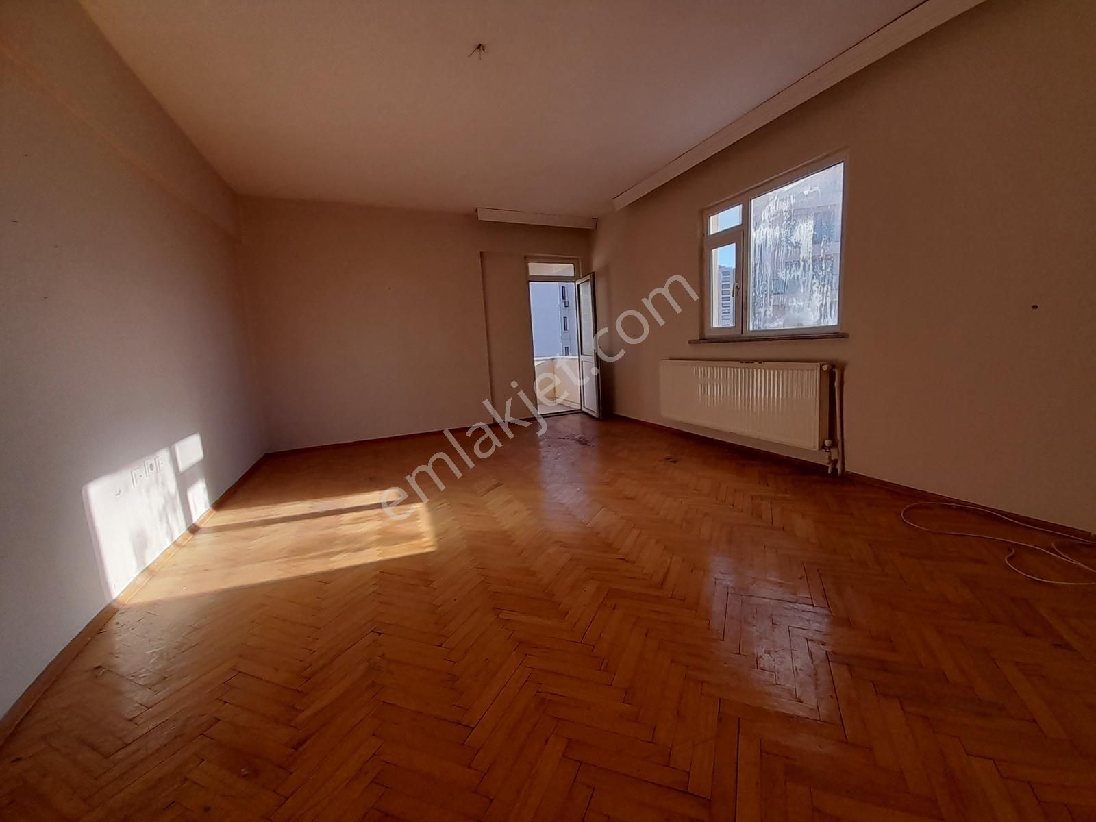 Finans Merkezine Ve Ataşehire Çok Yakın Çift Balkonlu Geniş 3+1 - Görsel 18