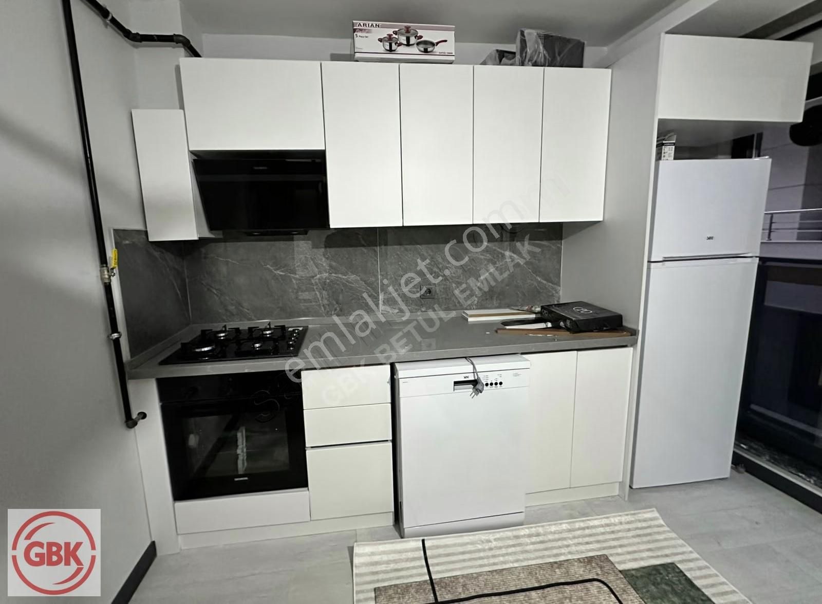 Gop Kırlangıç Sokakta Sıfır Bina, Otoparklı, Yerden Isıtmalı 1+1 - Görsel 10