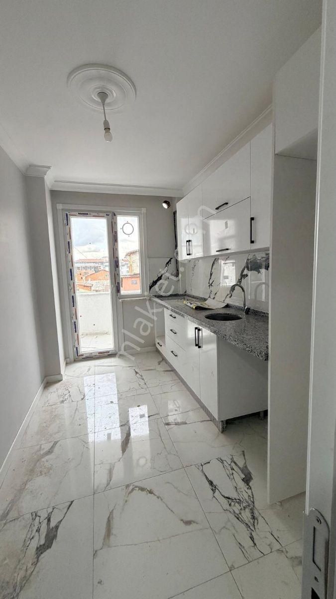 Çekmeköy Ekşioğlu Mah De Arakat 2+1,95m2 - Görsel 3