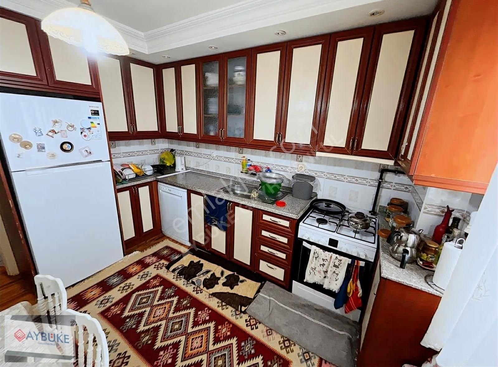 Aybüke Gayrimenkul'den Zeytinköy'de 3+1 Ferah Daire