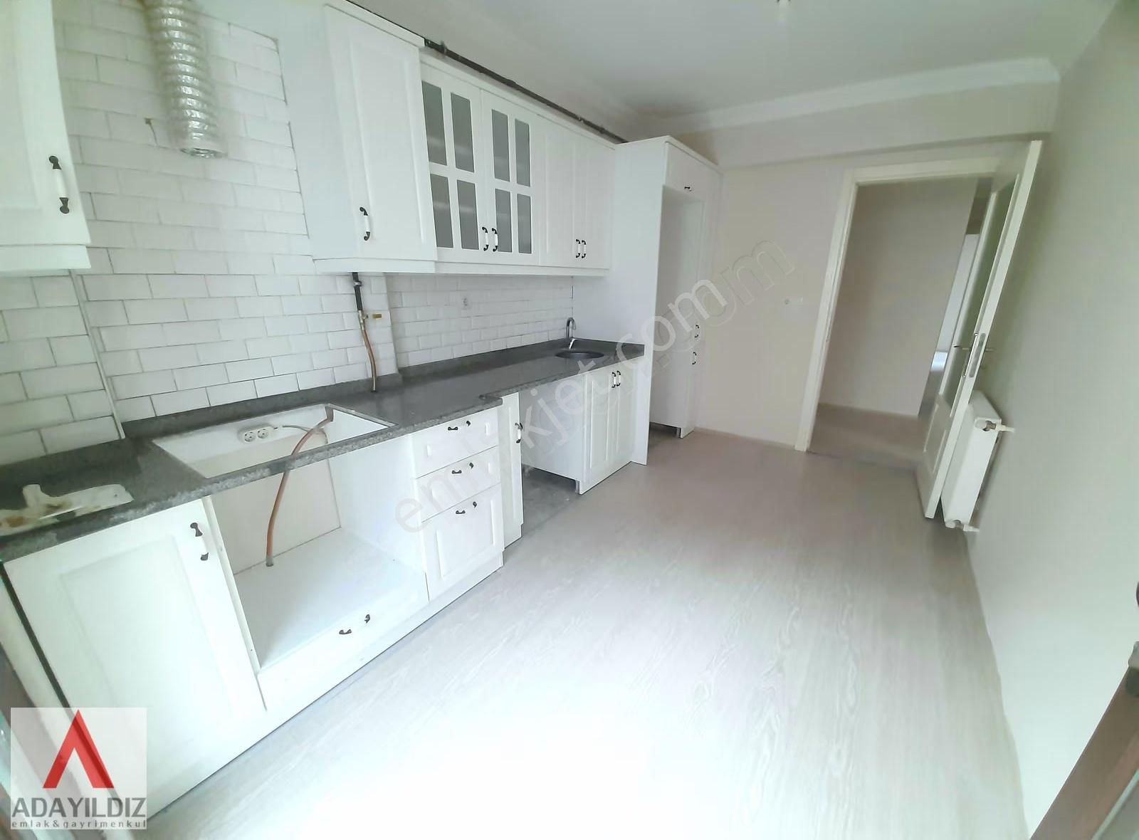 Sakarya Arifiye Hanlıköyde Ebeveyn Banyolu Kiralık Ara Kat 3+1 Daire - Görsel 6