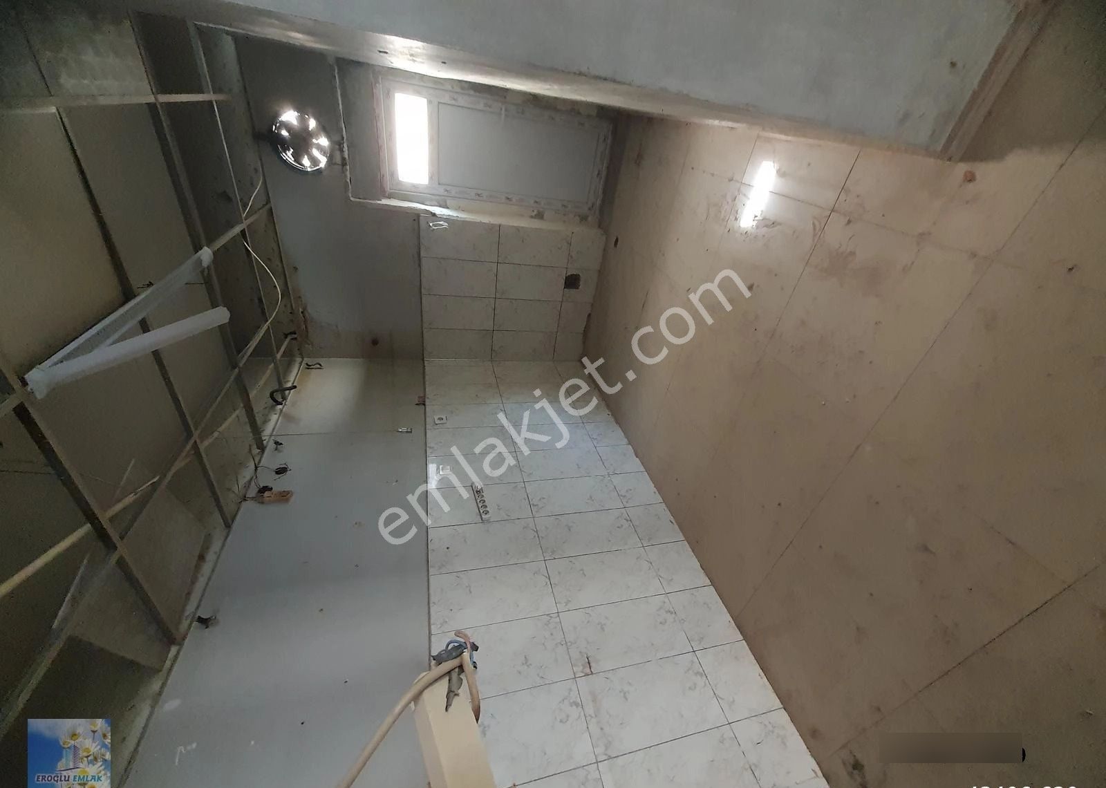 Ataşehir De Merkezi Konumda Ön Cephe Kiralık Dükkan İşyeri - Görsel 11
