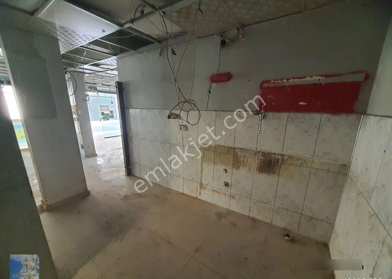 Ataşehir De Merkezi Konumda Ön Cephe Kiralık Dükkan İşyeri - Görsel 3