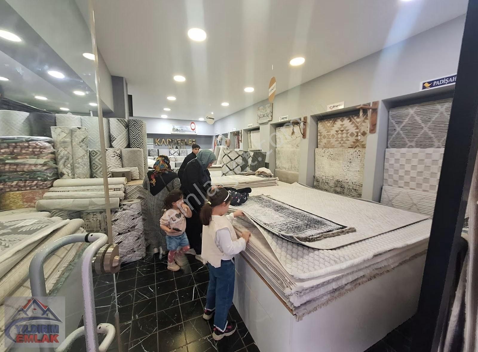 Devren Satılık Hazıŕ Kurulu Halı Mağazası - Görsel 13