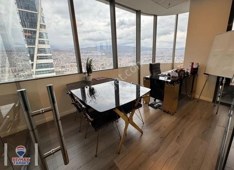 Remax Target' Dan Folkart Towers B-kule 25. Katta Kiralık Ofis - Görsel 3