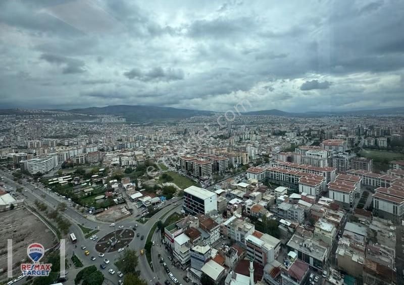 Remax Target' Dan Folkart Towers B-kule 25. Katta Kiralık Ofis - Görsel 2