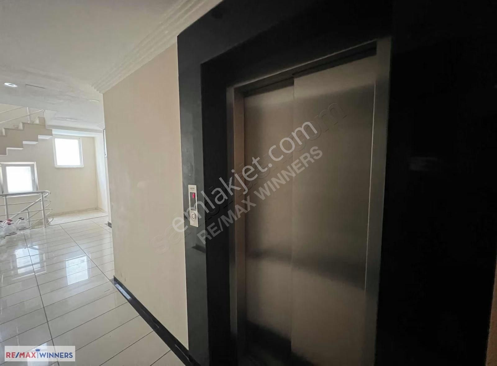 Siteler Mahallesinde Ara Kat Balkonlu 1+1 Kiralık Eşyalı Daire - Görsel 30