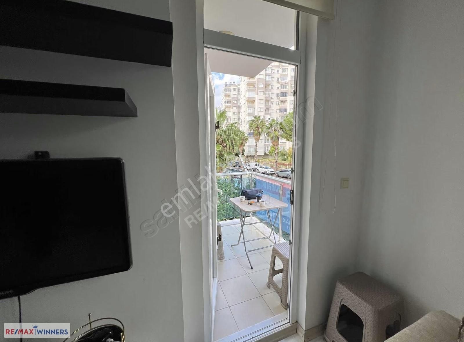 Siteler Mahallesinde Ara Kat Balkonlu 1+1 Kiralık Eşyalı Daire - Görsel 2