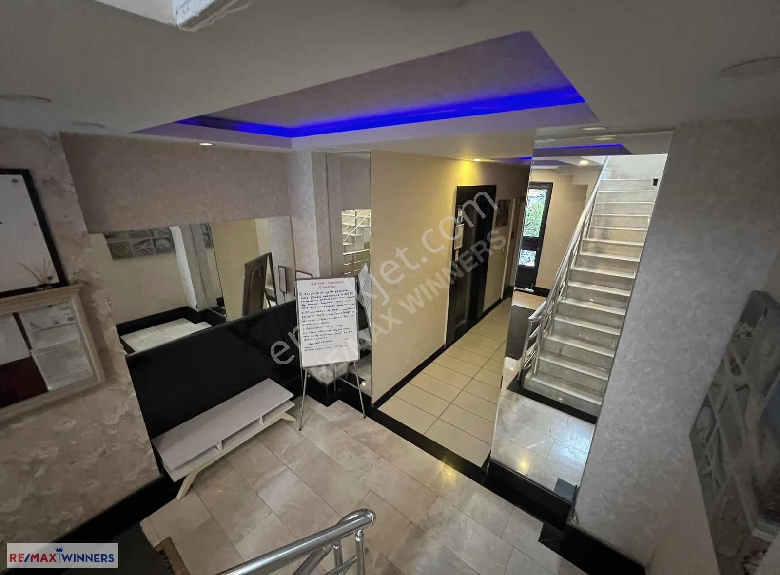 Siteler Mahallesinde Ara Kat Balkonlu 1+1 Kiralık Eşyalı Daire - Görsel 4