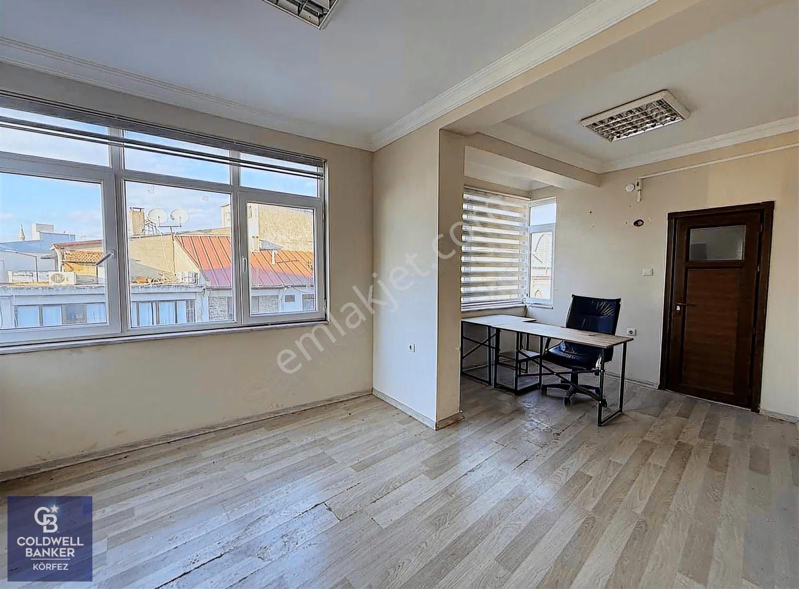 Burhaniye Merkezde Yol Üzeri Fırsat İş Yeri - Görsel 9