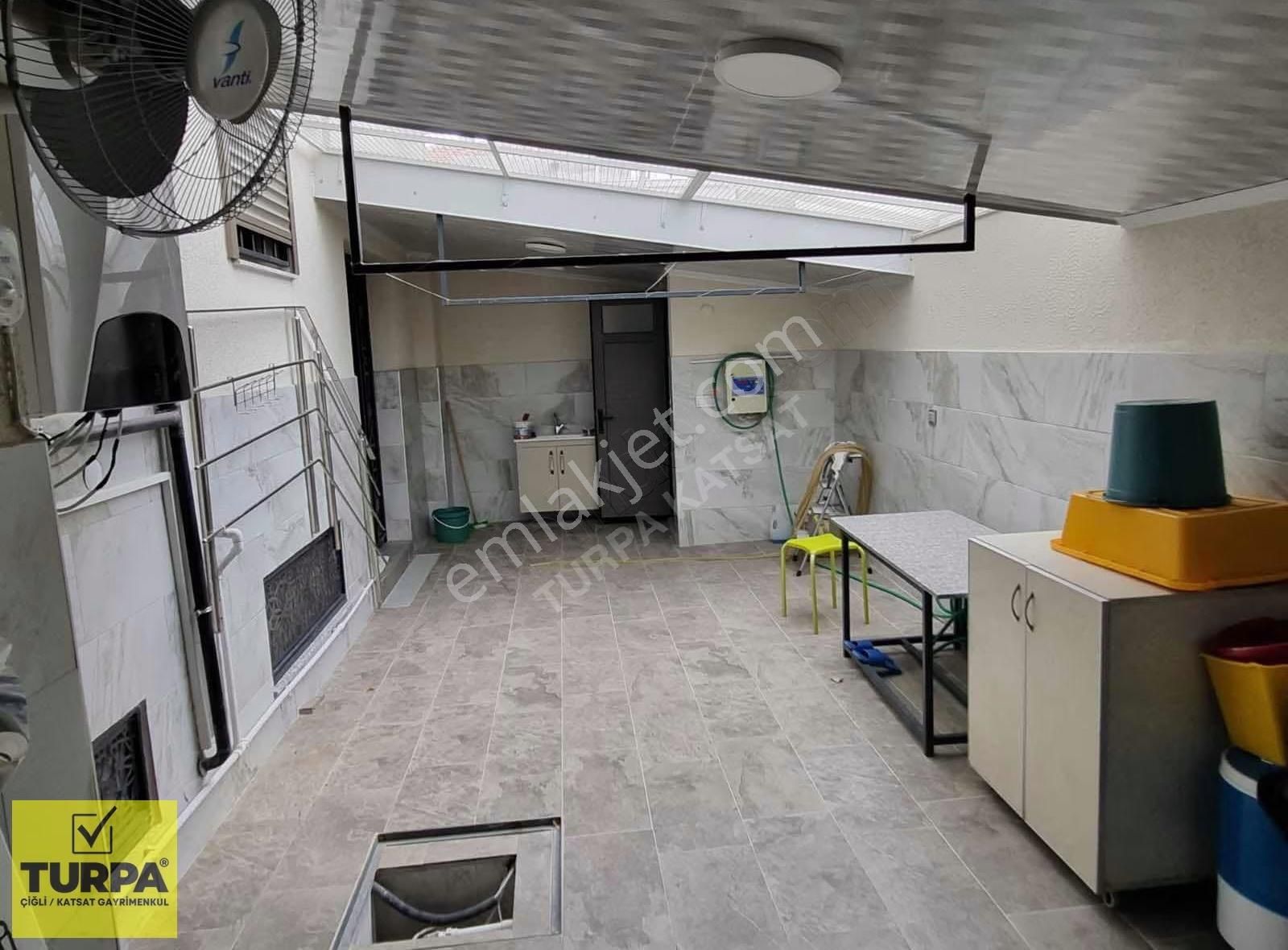 Katsat/çiğli'de Tam Müstakil Komple Satılık Bina - Görsel 13