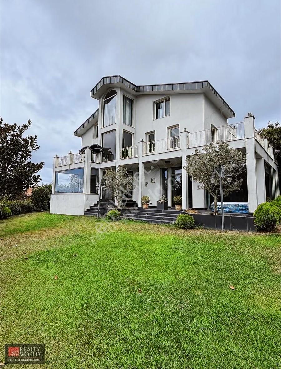 *realty World*zekeriyaköy Vışne 3 Te Kiralık 6b Koza Villası