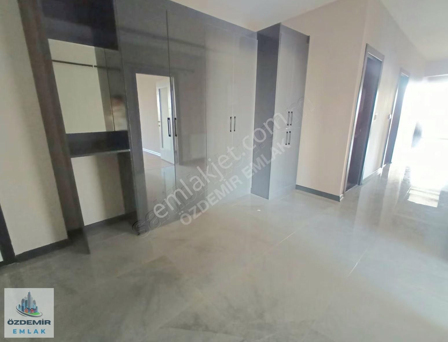 Özdemir Emlak'tan Manzaralı Full Yapılı Giyinme Odalı 4+1!!!! - Görsel 23