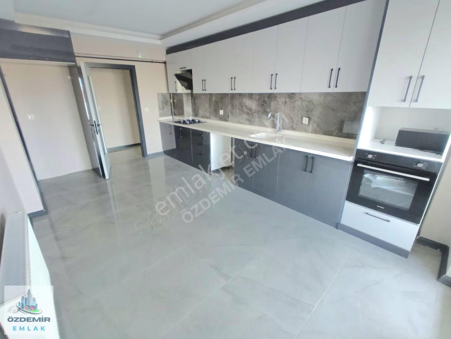 Özdemir Emlak'tan Manzaralı Full Yapılı Giyinme Odalı 4+1!!!! - Görsel 12