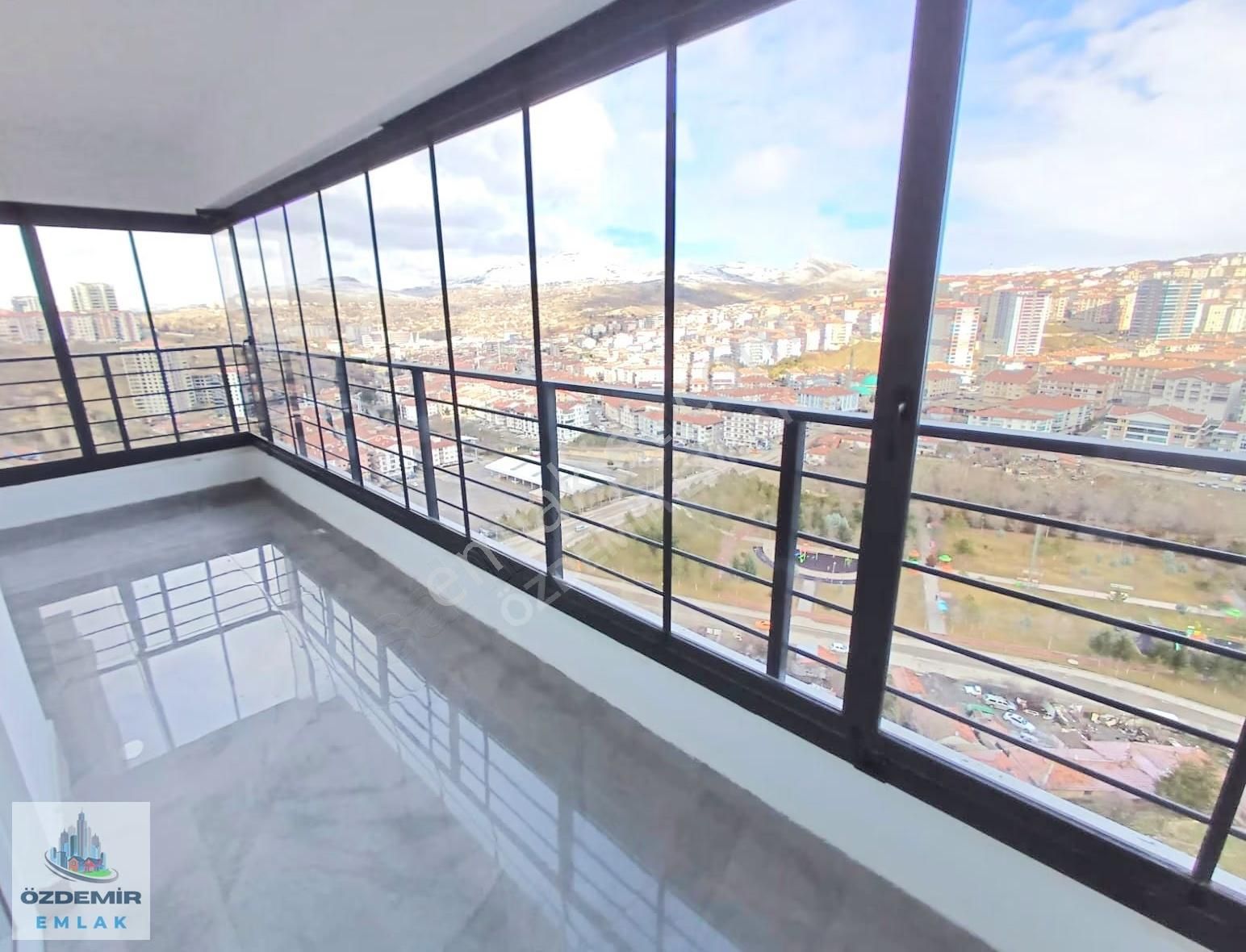 Özdemir Emlak'tan Manzaralı Full Yapılı Giyinme Odalı 4+1!!!! - Görsel 14