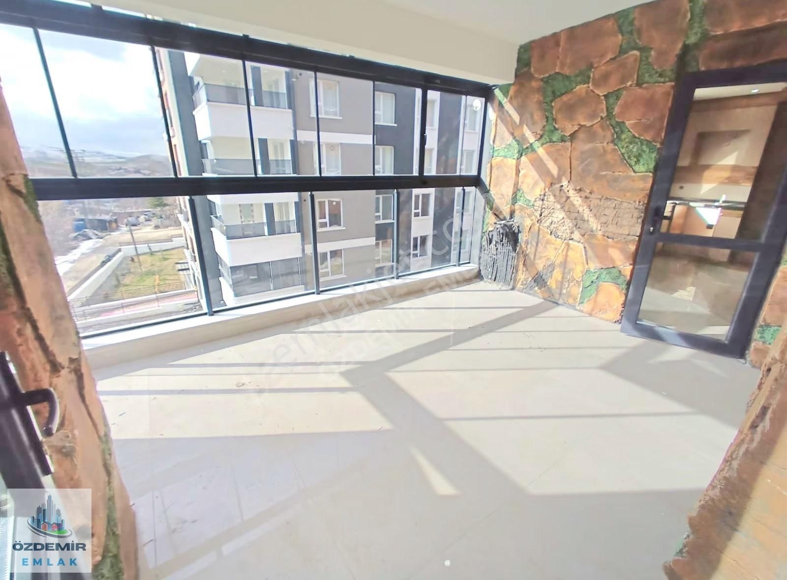 Özdemir Emlak'tan K.köyün'de Lüx Yapısı İle 3+1 Y.giriş Daire - Görsel 4
