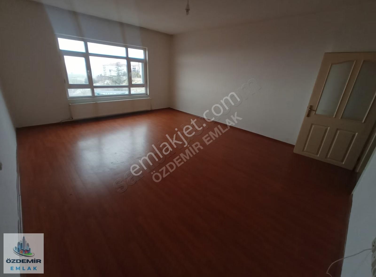 Özdemir Emlak'tan Site İçerisinde Güney Cephe Ara Katta 3+1!!!!! - Görsel 24