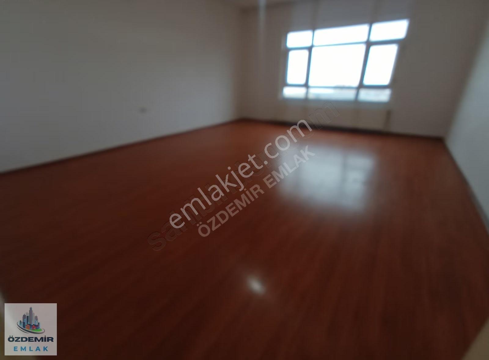 Özdemir Emlak'tan Site İçerisinde Güney Cephe Ara Katta 3+1!!!!! - Görsel 23
