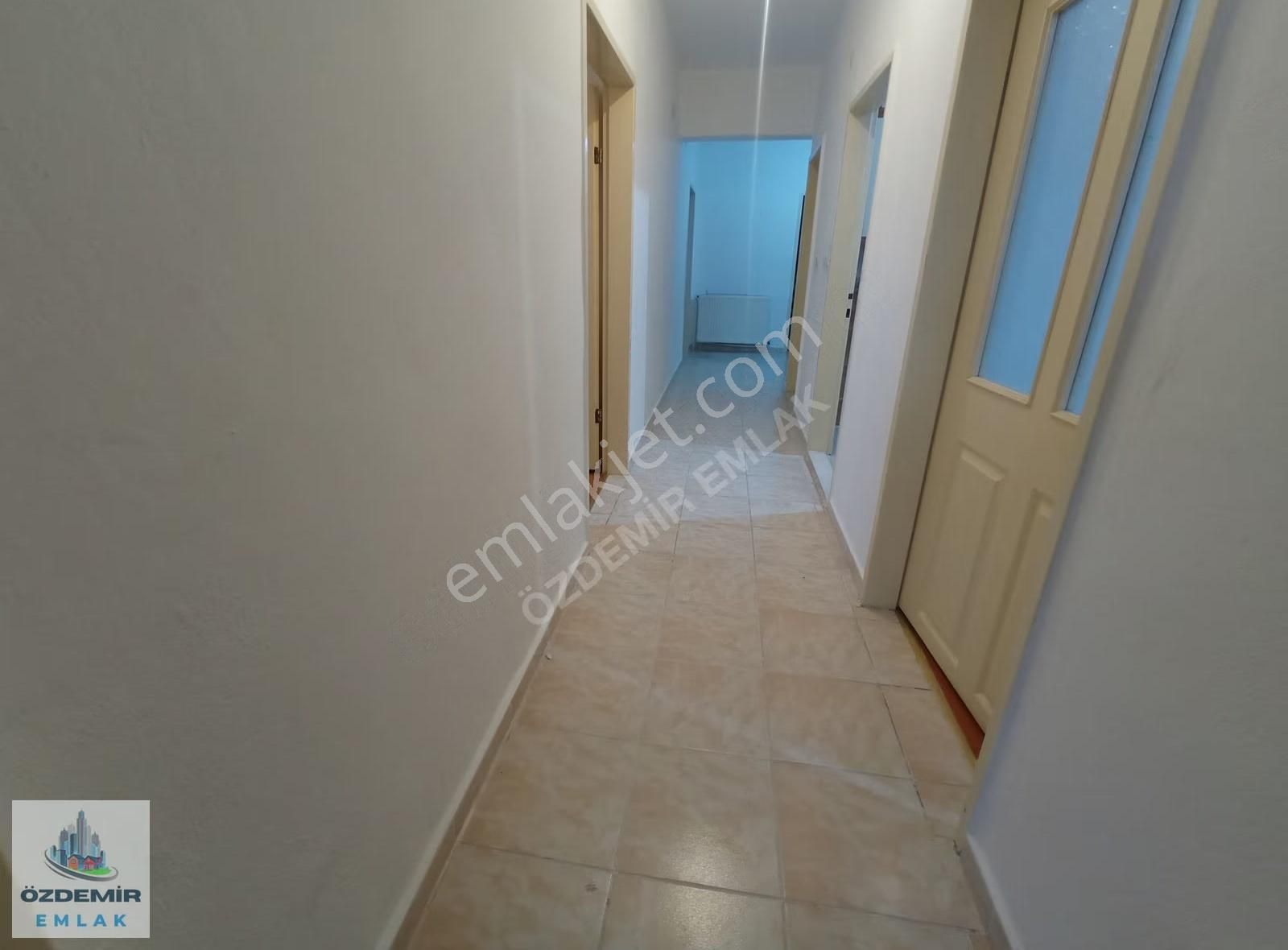 Özdemir Emlak'tan Site İçerisinde Güney Cephe Ara Katta 3+1!!!!! - Görsel 5