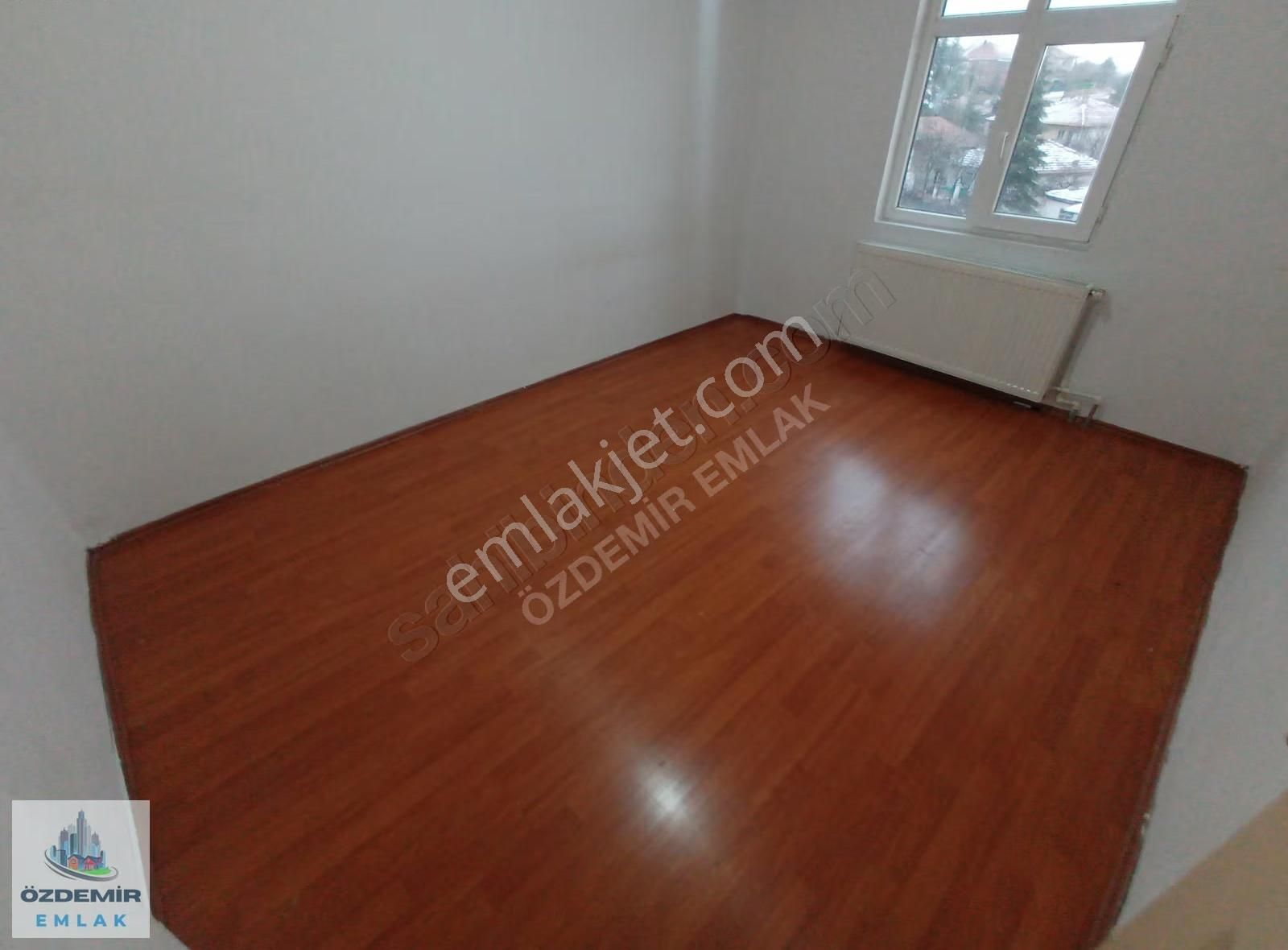Özdemir Emlak'tan Site İçerisinde Güney Cephe Ara Katta 3+1!!!!! - Görsel 4