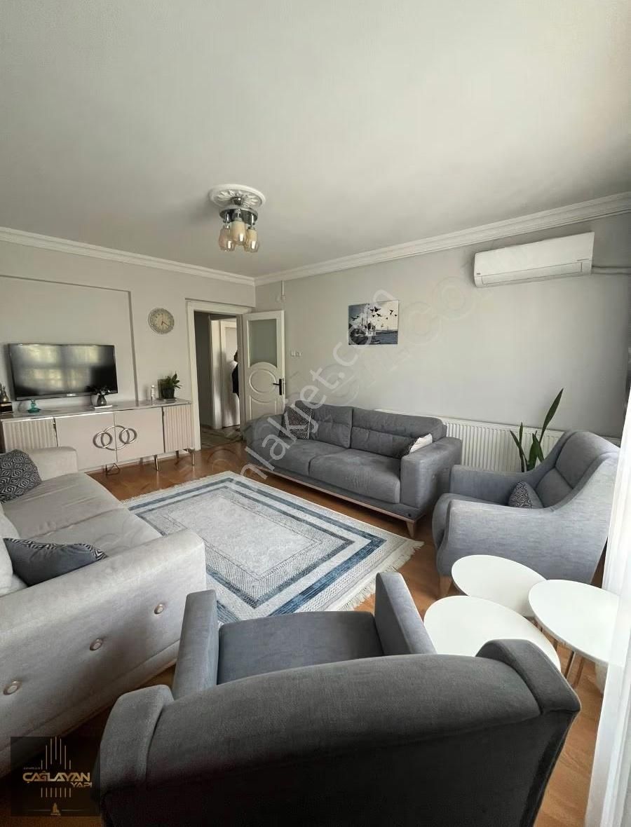 Palmiyeli Sokakta Satılık 3+1 Daire