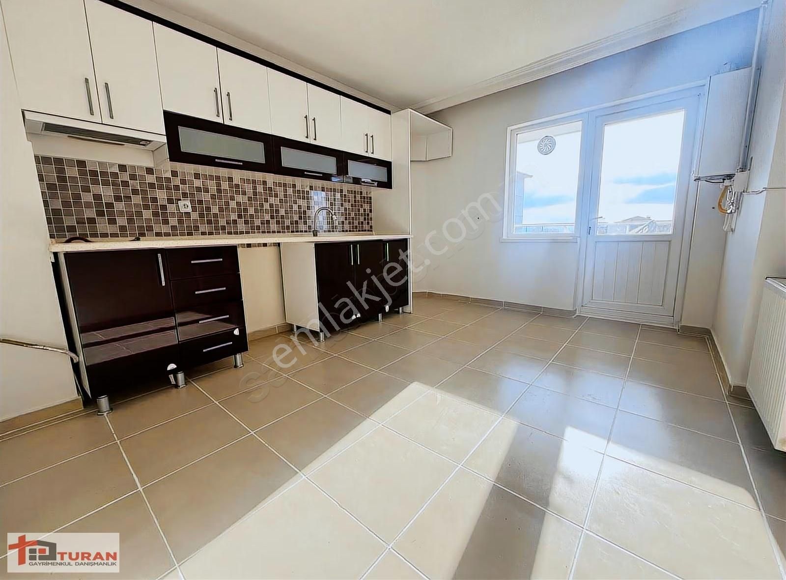 Selim Caddesi Yakını Site Konseptli Kilerli Boş 155m2 3+1 Daire* - Görsel 10