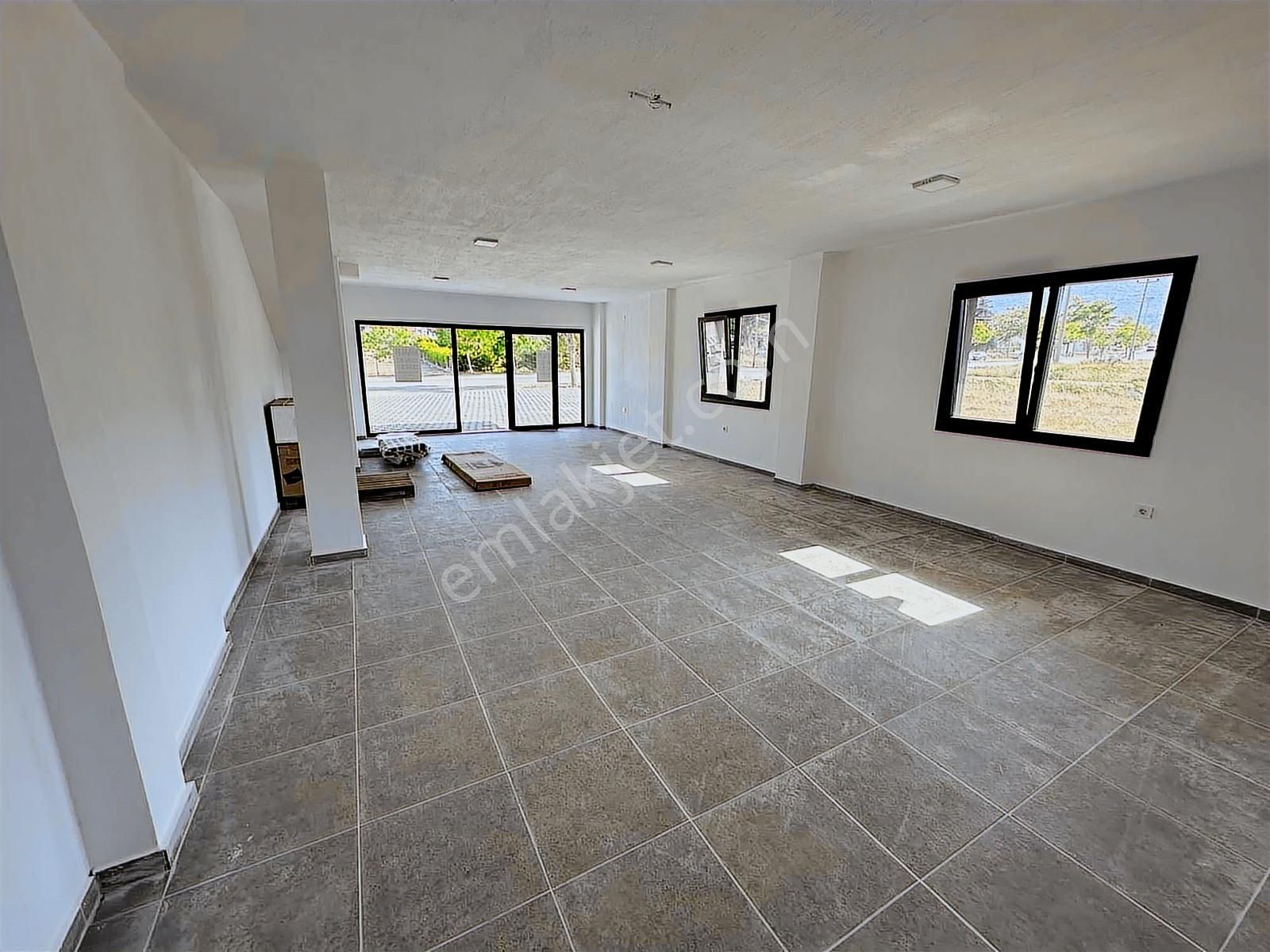 Mordoğan Emlaktan Caddeye Sıfır 75m2 Sıfır Kiralık İş Yerleri - Görsel 4