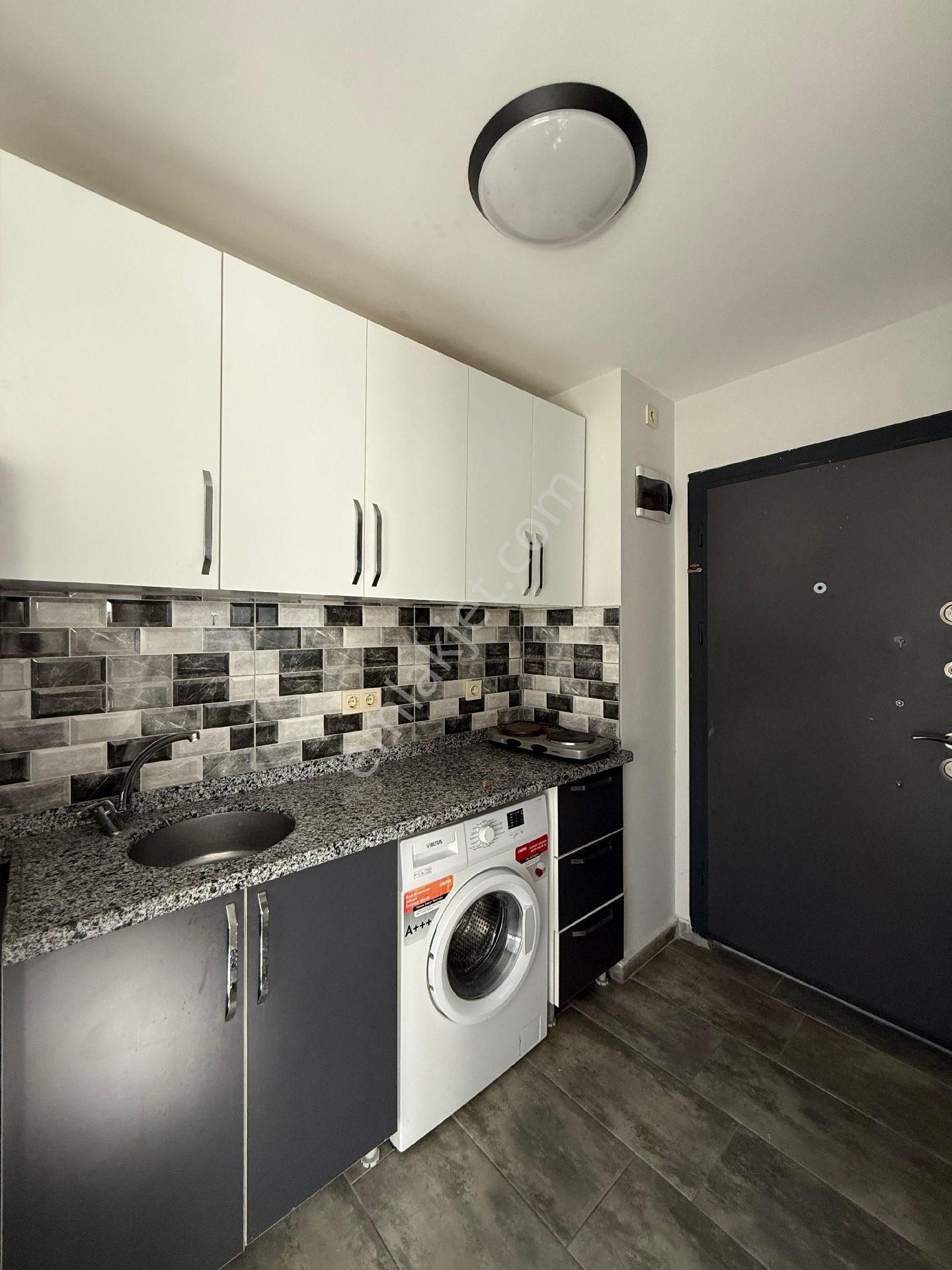 5 Yaş**4/2.katı**merkezi Konum**eşyalı**cazip