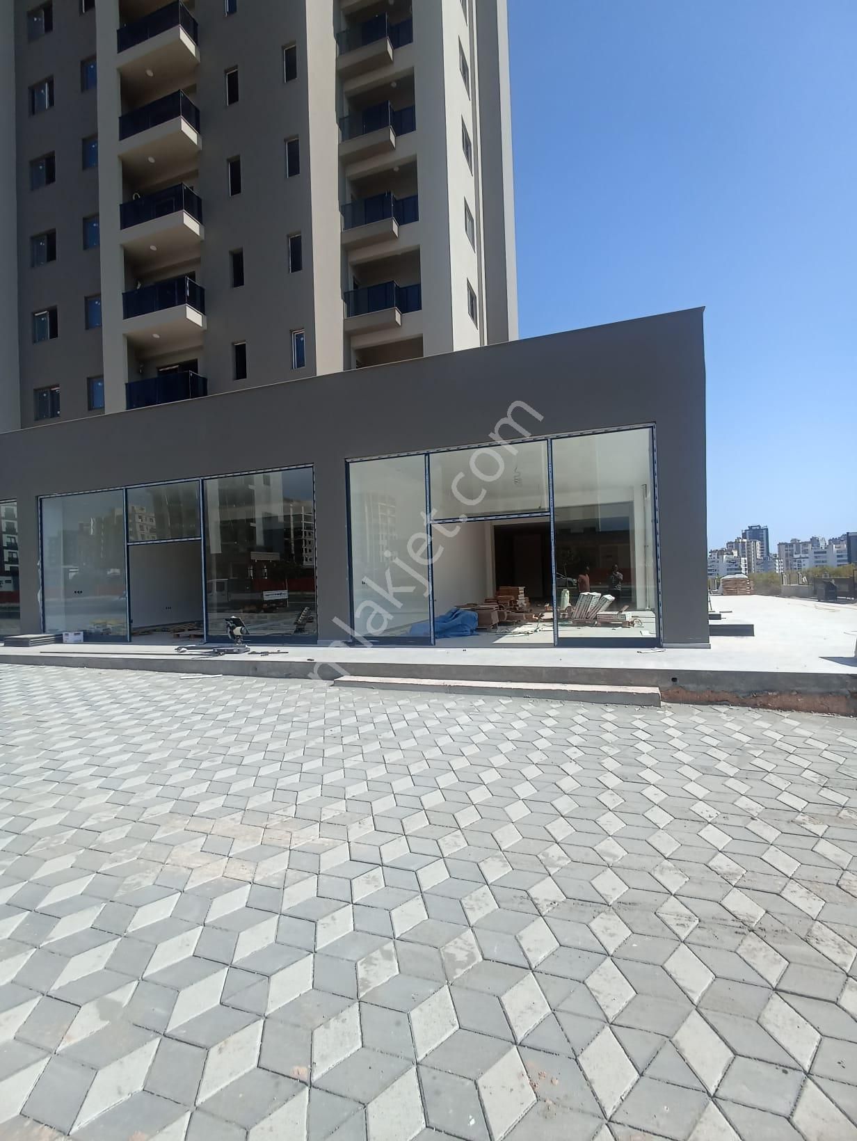 Rw Budur Gayrimenkulden 2. Çevre Yolunda Kullanım Alanı Geniş Kiralık Dükkan