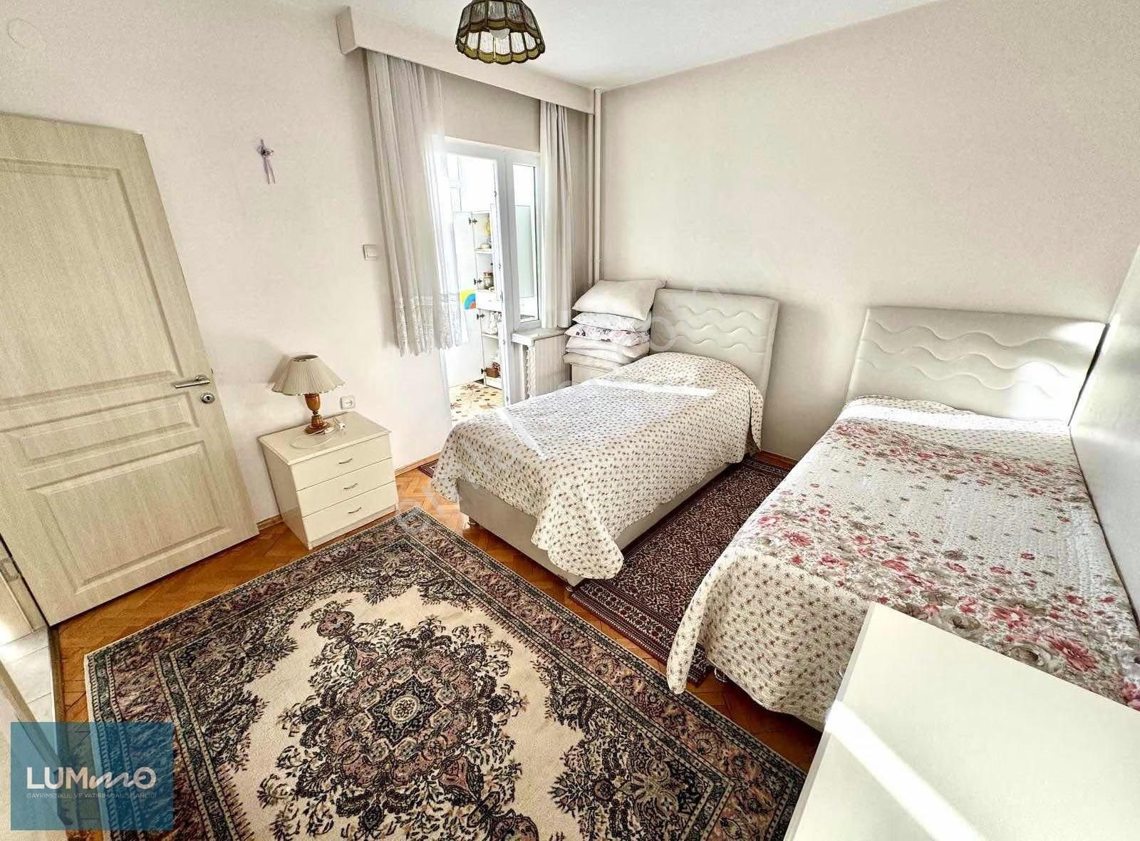 Şenlik Bloklarında Kuyubaşı Metro Durağına Yakın Manzaralı 3+1 - Görsel 31