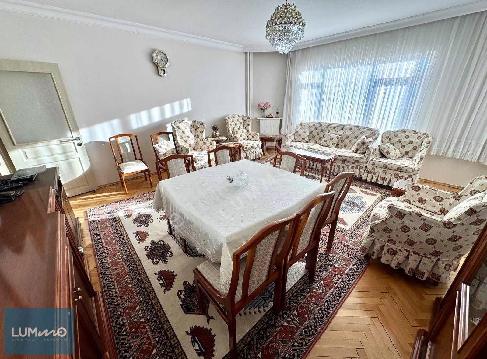 Şenlik Bloklarında Kuyubaşı Metro Durağına Yakın Manzaralı 3+1 - Görsel 3