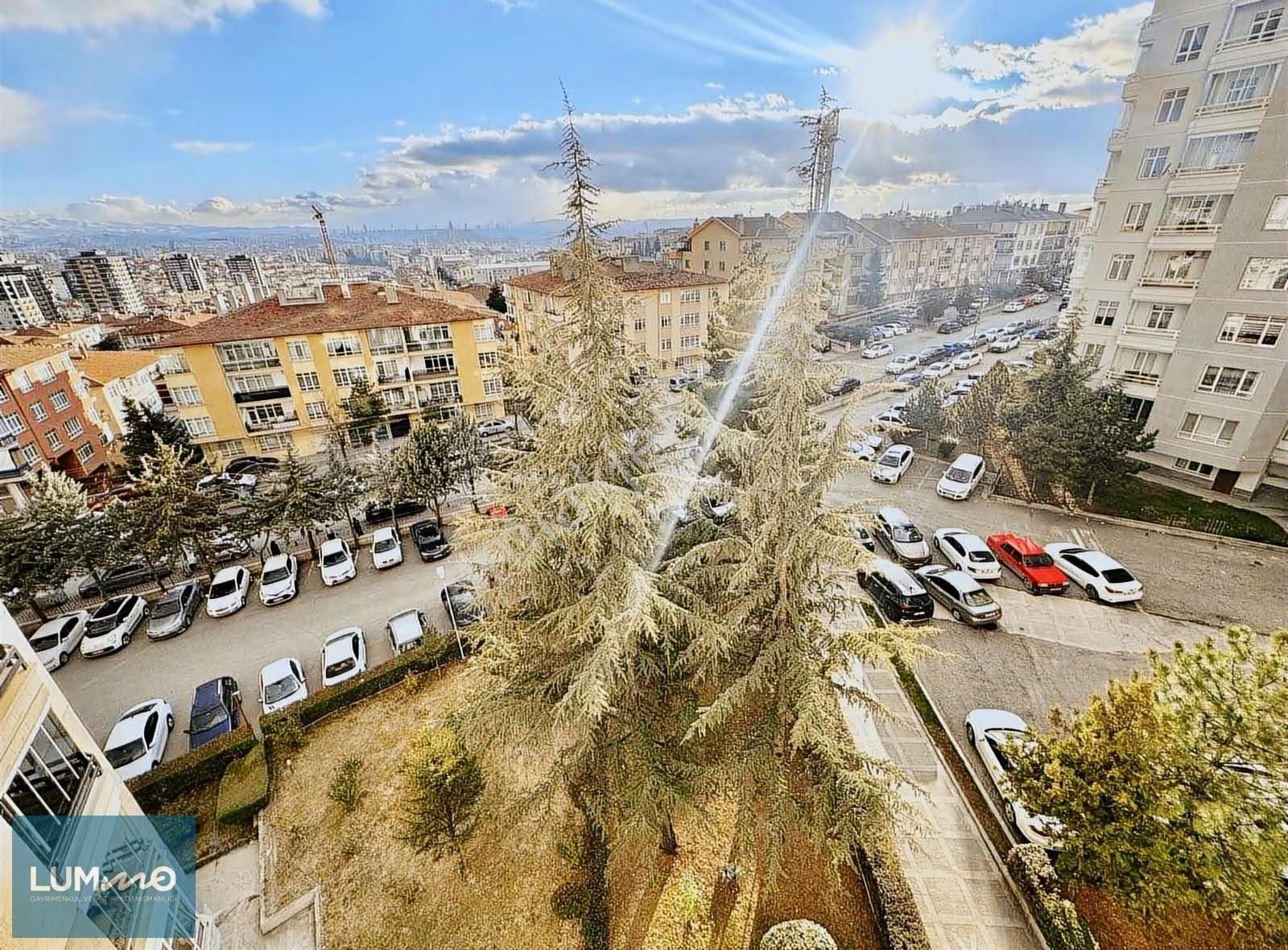 Şenlik Bloklarında Kuyubaşı Metro Durağına Yakın Manzaralı 3+1 - Görsel 18