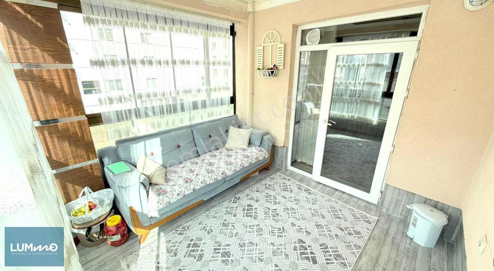 Çambaşı Cadde Yakını Ara Katta 3 Cepheli Teras Balkonlu 4+1 - Görsel 6