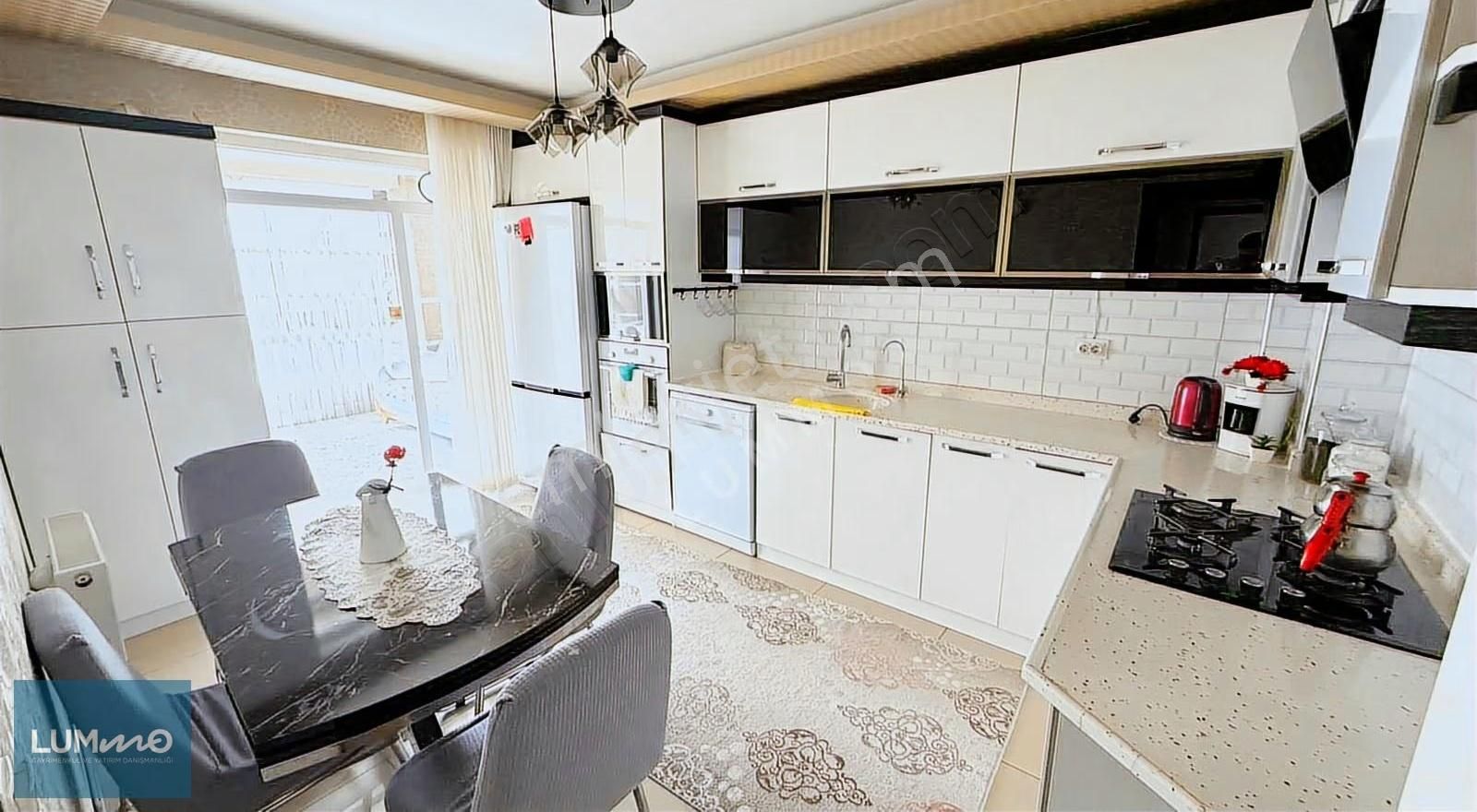 Çambaşı Cadde Yakını Ara Katta 3 Cepheli Teras Balkonlu 4+1 - Görsel 34