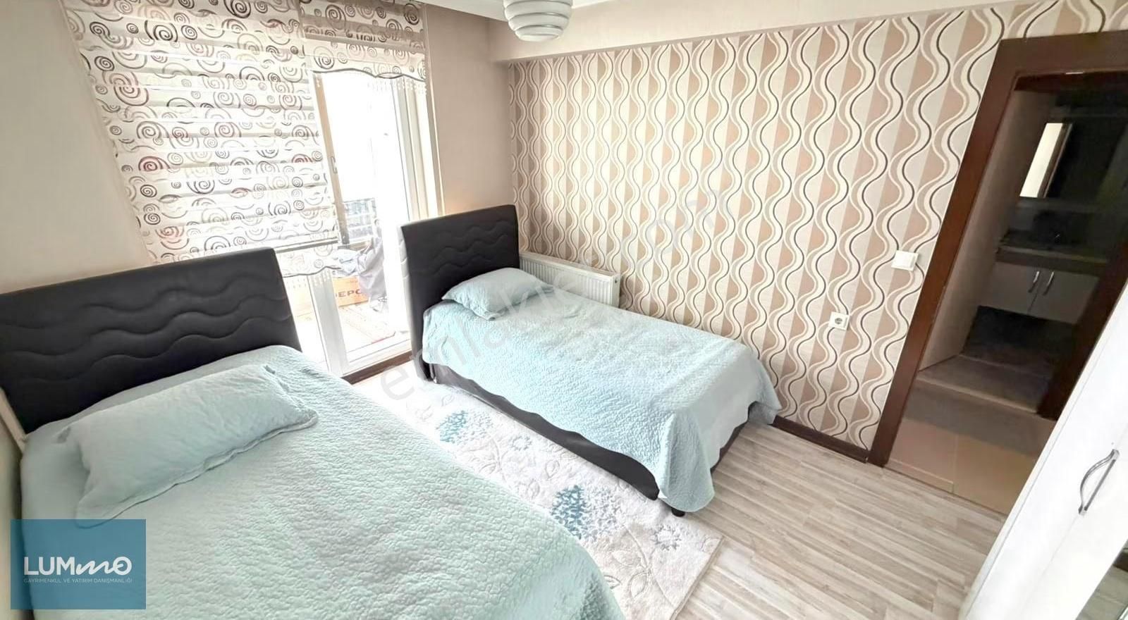 Çambaşı Cadde Yakını Ara Katta 3 Cepheli Teras Balkonlu 4+1 - Görsel 3