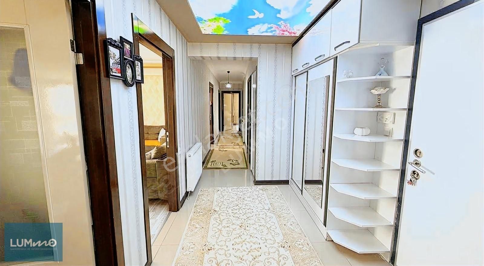 Çambaşı Cadde Yakını Ara Katta 3 Cepheli Teras Balkonlu 4+1 - Görsel 18