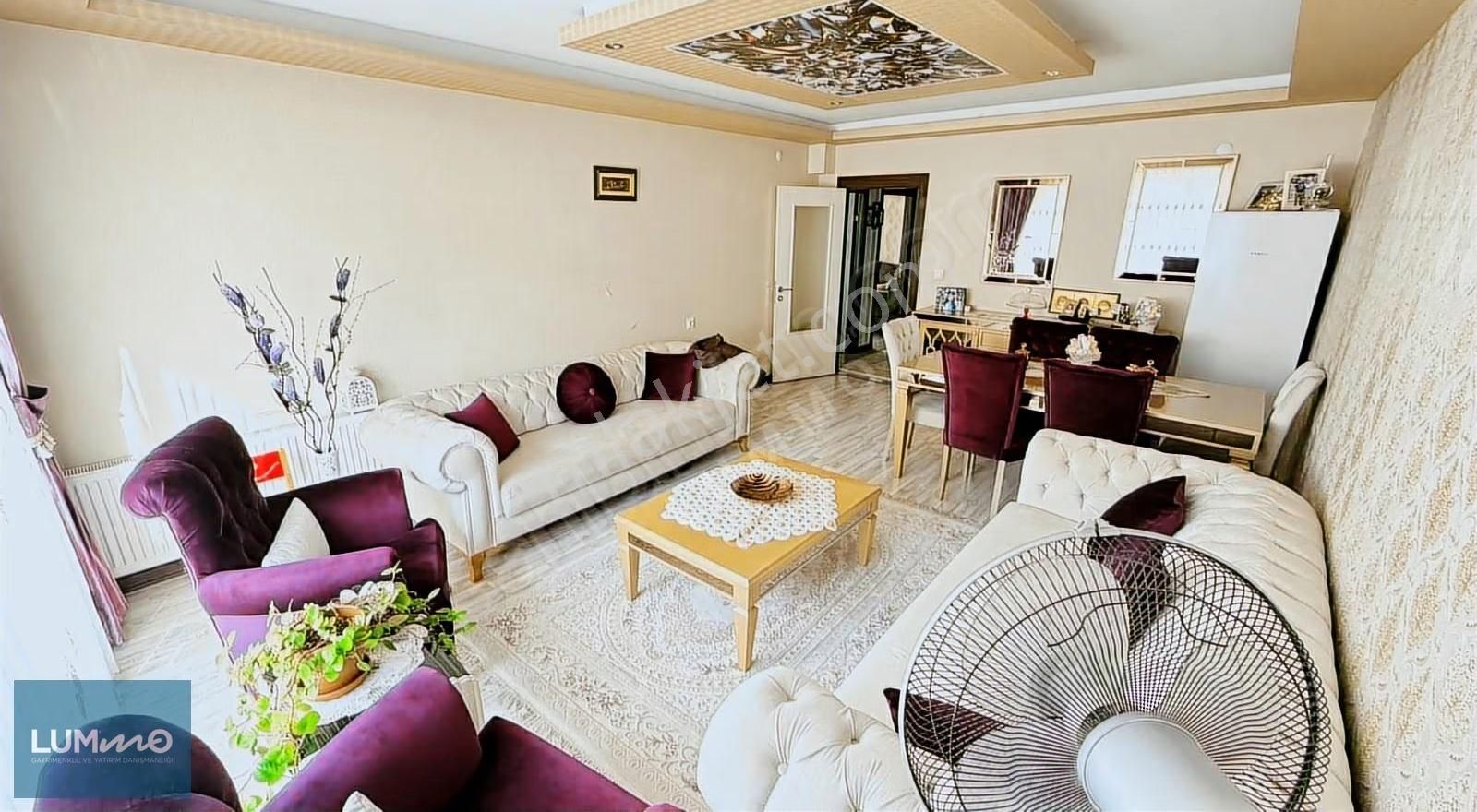 Çambaşı Cadde Yakını Ara Katta 3 Cepheli Teras Balkonlu 4+1 - Görsel 29