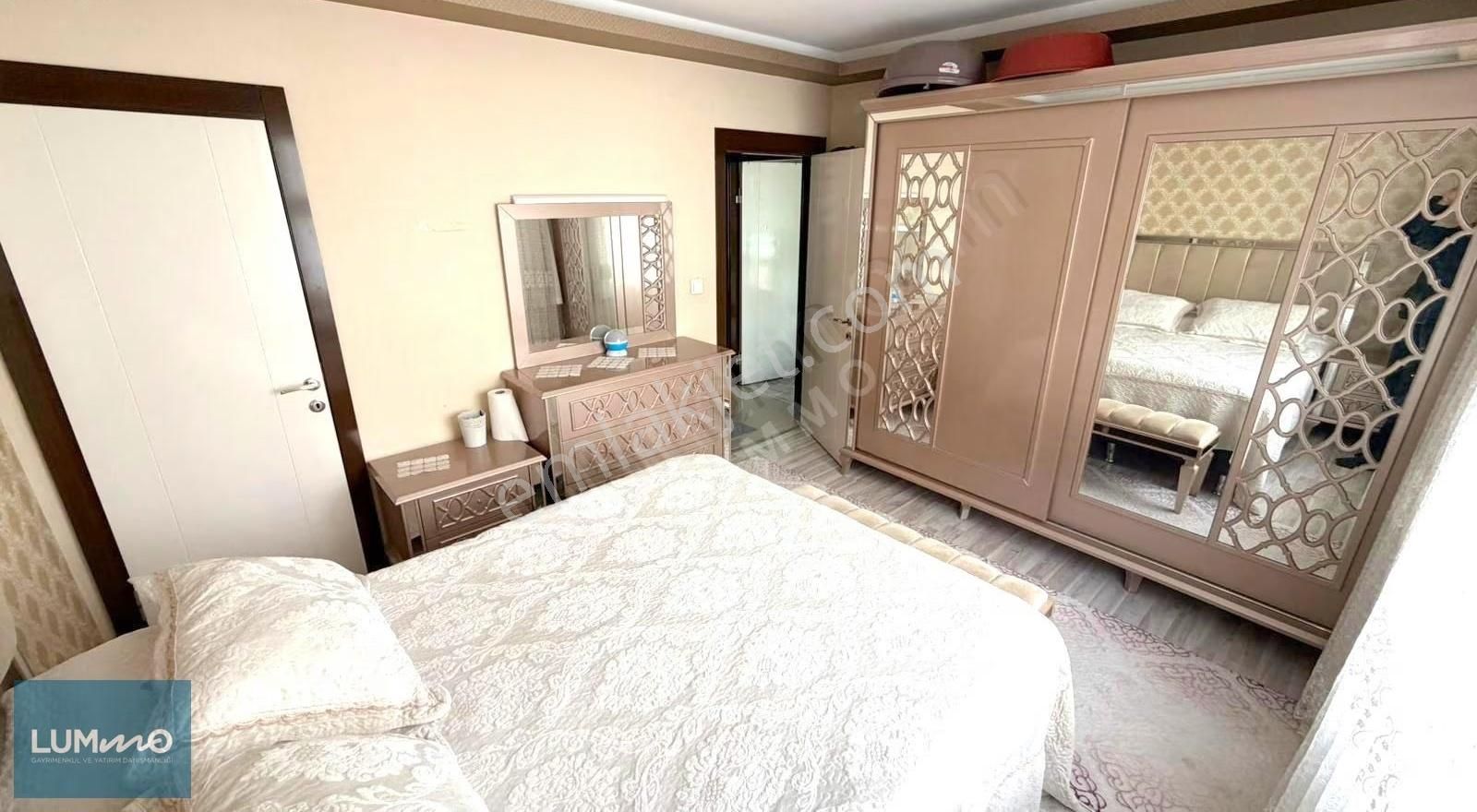 Çambaşı Cadde Yakını Ara Katta 3 Cepheli Teras Balkonlu 4+1 - Görsel 10