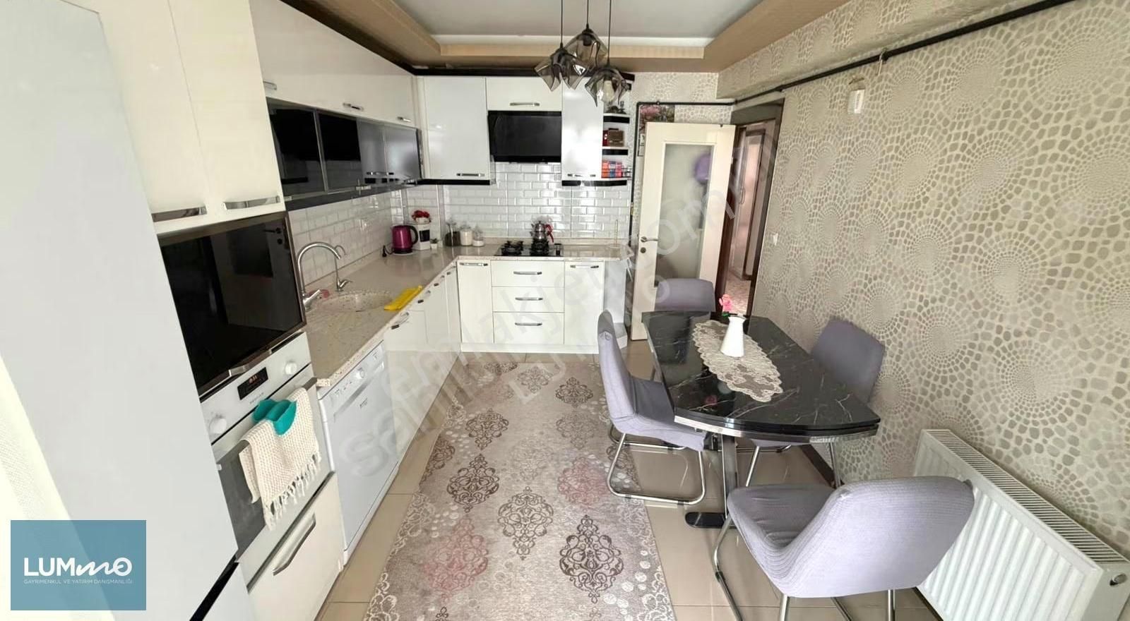 Çambaşı Cadde Yakını Ara Katta 3 Cepheli Teras Balkonlu 4+1 - Görsel 22