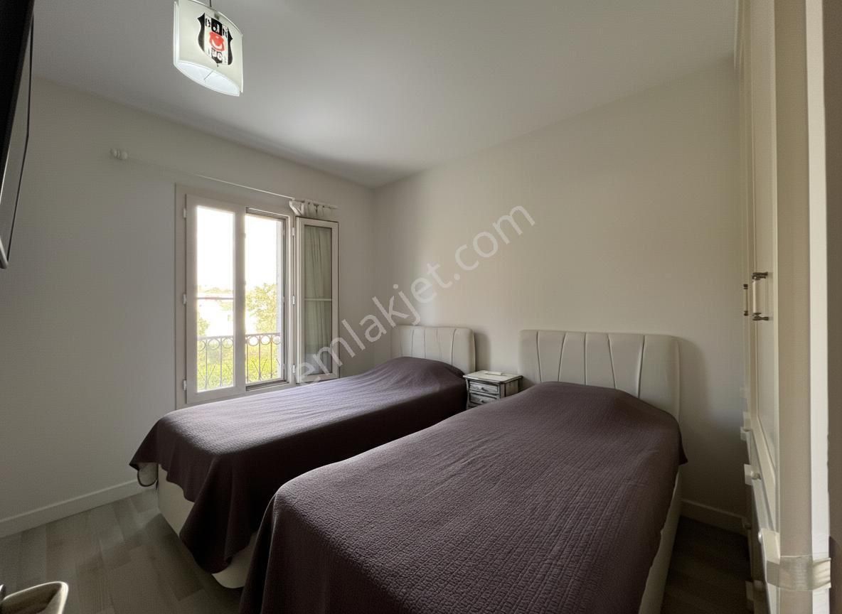 Çeşme Alaçatı Mimarin Köycede Havuzlu Geniş Bahçeli Satılık Villa - Görsel 29