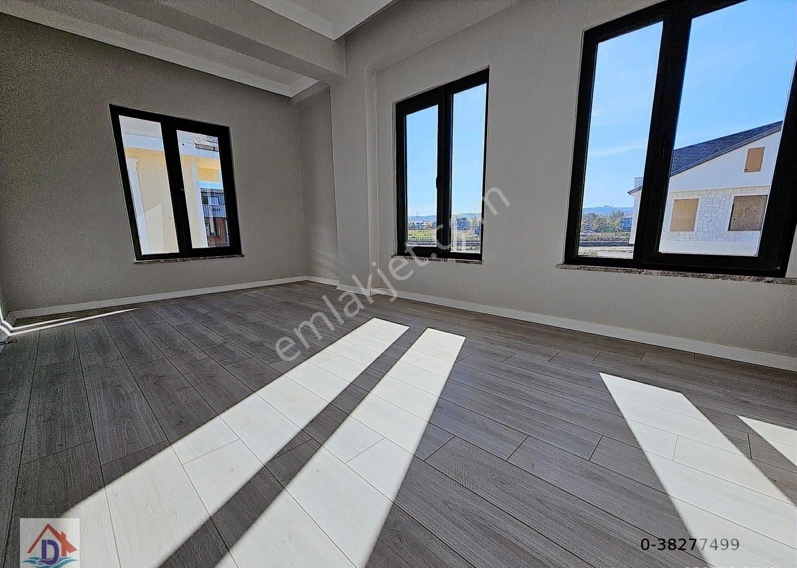 Deniz'den 4+1 Müstakil Havuzlu,ayrı Mutfaklı,geniş Bahçeli Villa - Görsel 13