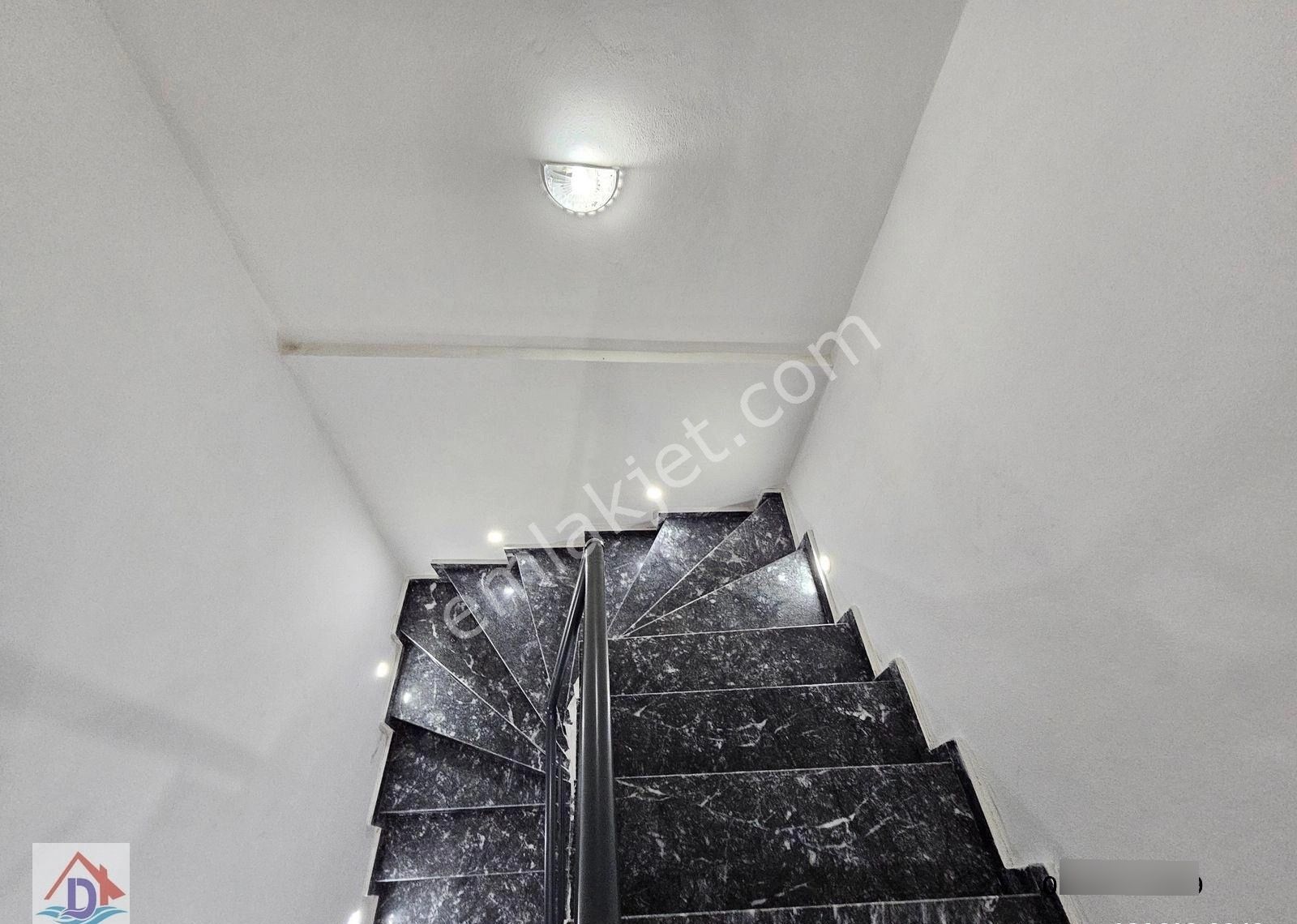 Deniz'den 4+1 Müstakil Havuzlu,ayrı Mutfaklı,geniş Bahçeli Villa - Görsel 14