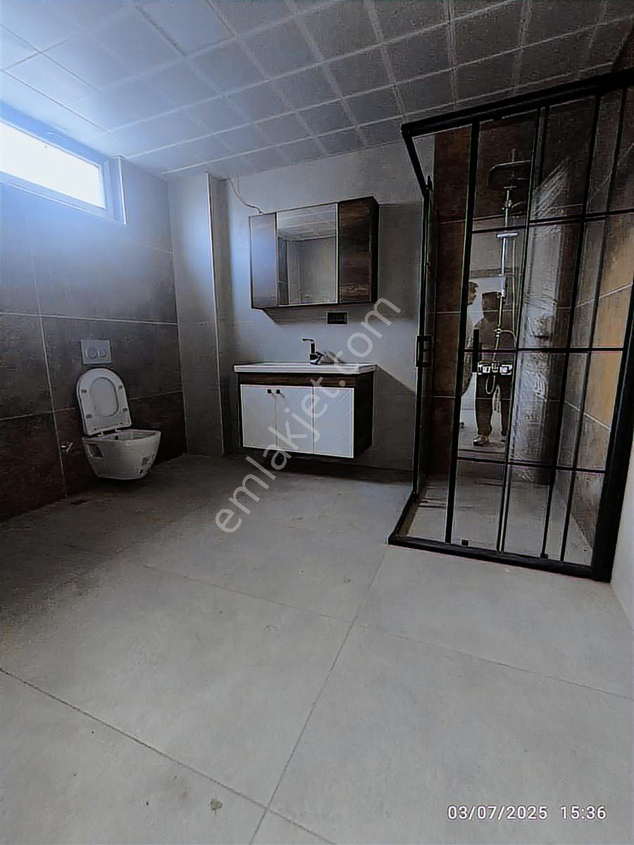 Düzce Merkezde Sıfır Yerden Isıtmalı 4+1 Kiralık Villa - Görsel 34