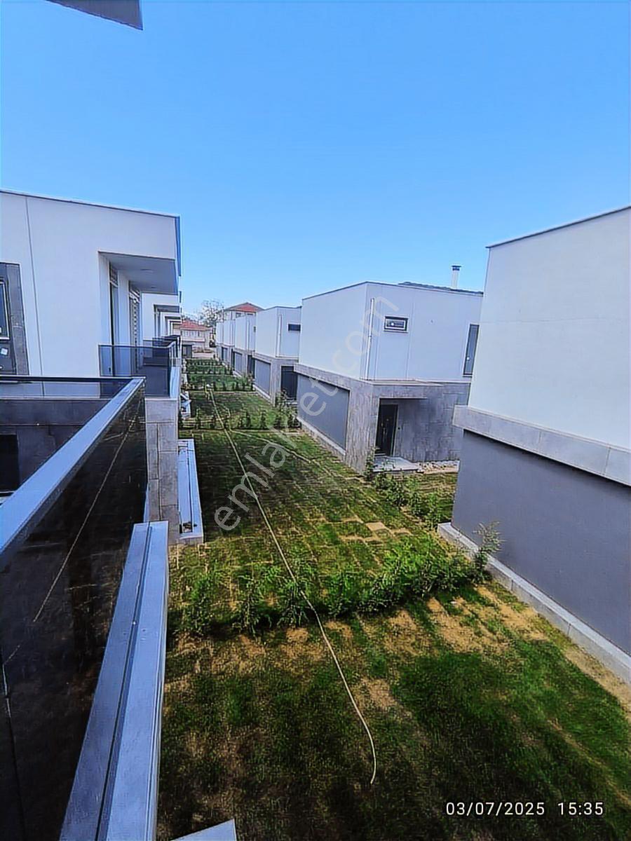 Düzce Merkezde Sıfır Yerden Isıtmalı 4+1 Kiralık Villa - Görsel 7