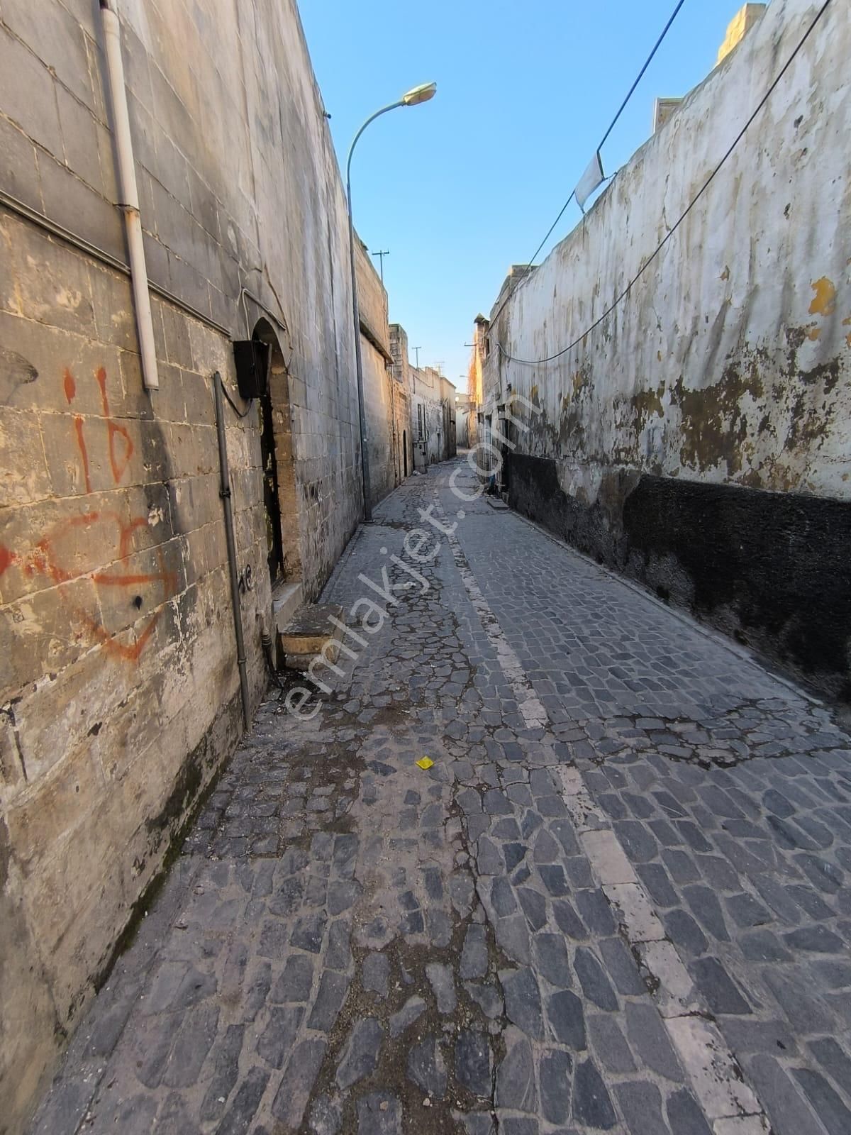 Kurtuluş Mahallesi'nde 170 Metrekare Satılık Avlulu Eski Urfa Evi - Görsel 4