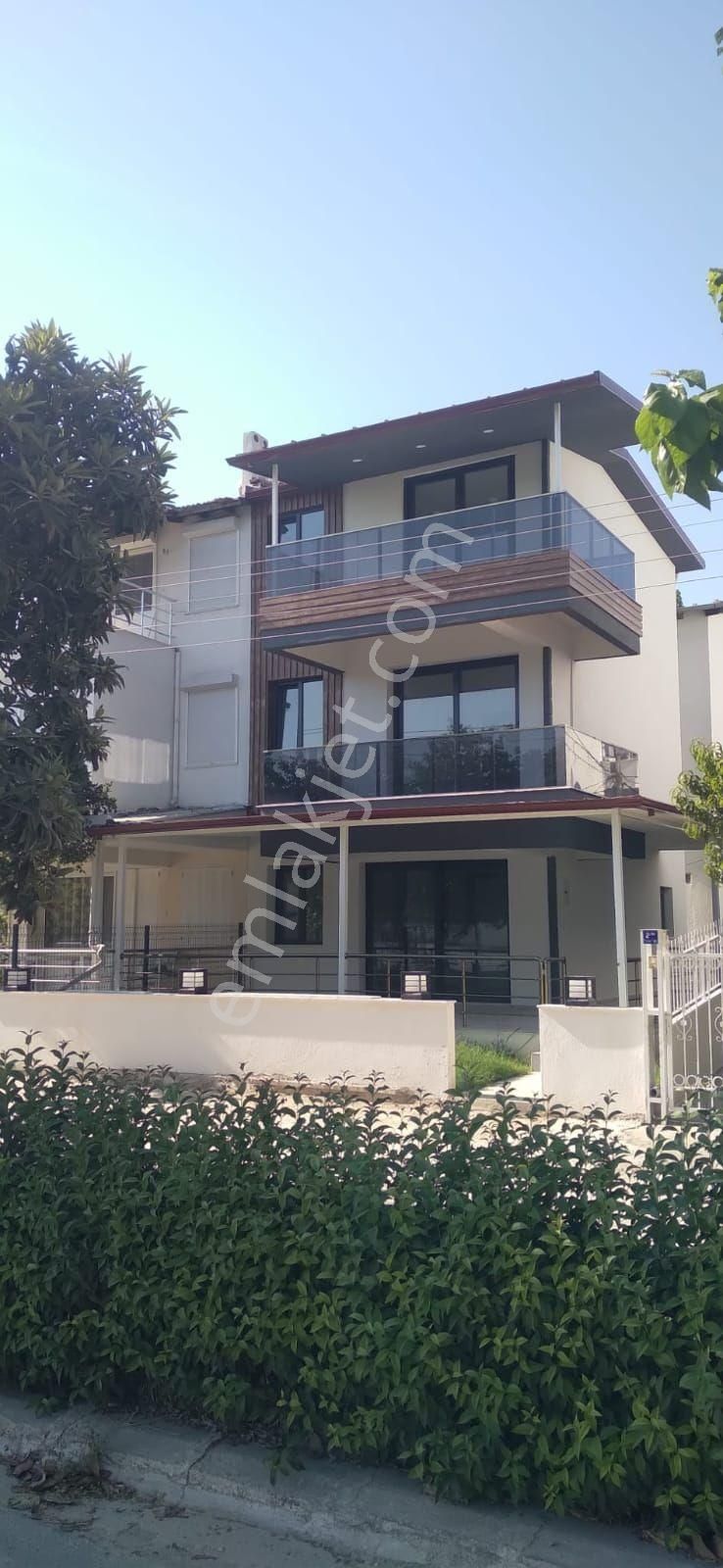 Denize 300 Metre Yenilenmiş 4+1 Villa - Görsel 20
