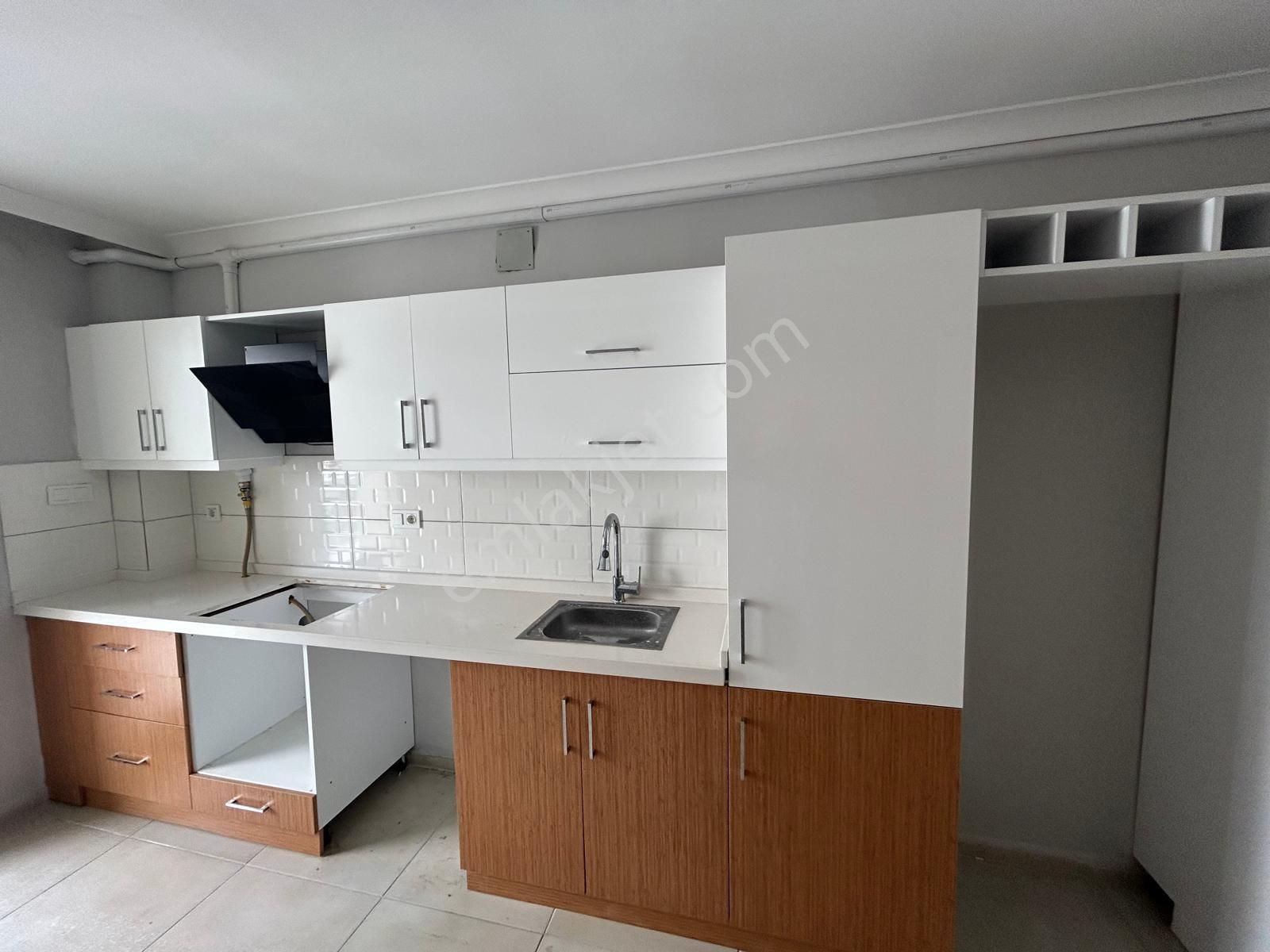 Yükselden Satılık Kadıköyün Üst Caddesinde Ebeveyn Banyolu 3+1 Geniş Daire - Görsel 11